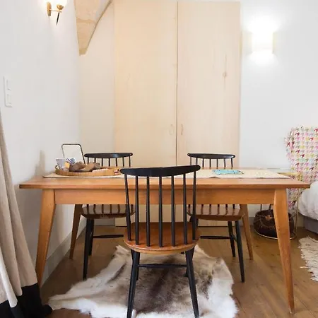 La Garconniered'uzes Apartment